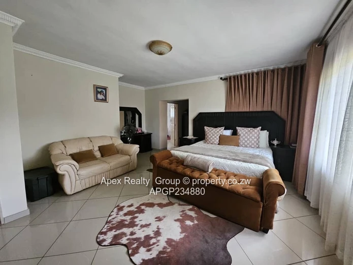 Main Road Frontage Vainona House For Sale