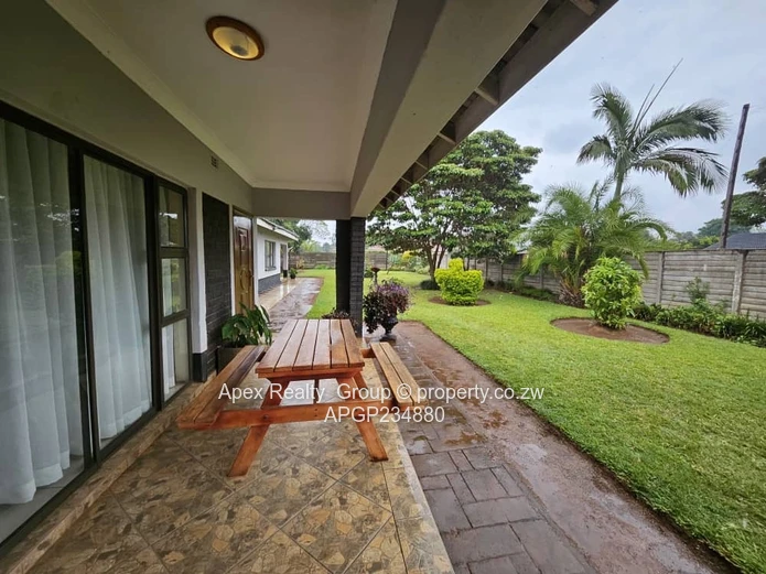 Main Road Frontage Vainona House For Sale