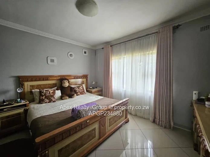 Main Road Frontage Vainona House For Sale