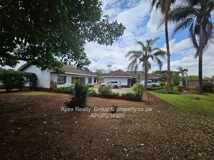 Main Road Frontage Vainona House For Sale
