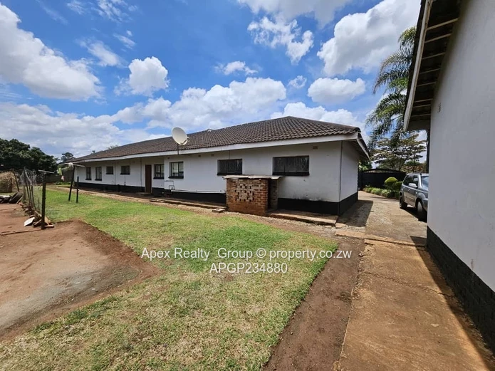 Main Road Frontage Vainona House For Sale