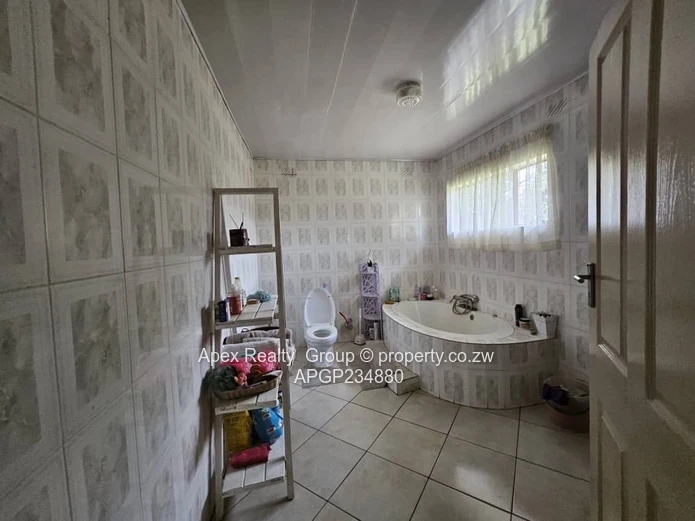 Main Road Frontage Vainona House For Sale