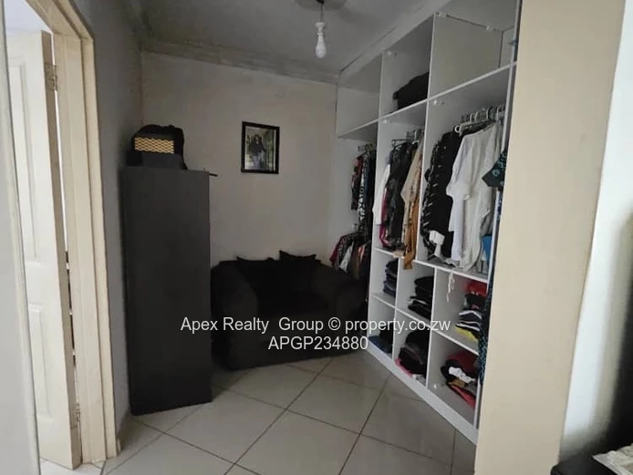 Main Road Frontage Vainona House For Sale